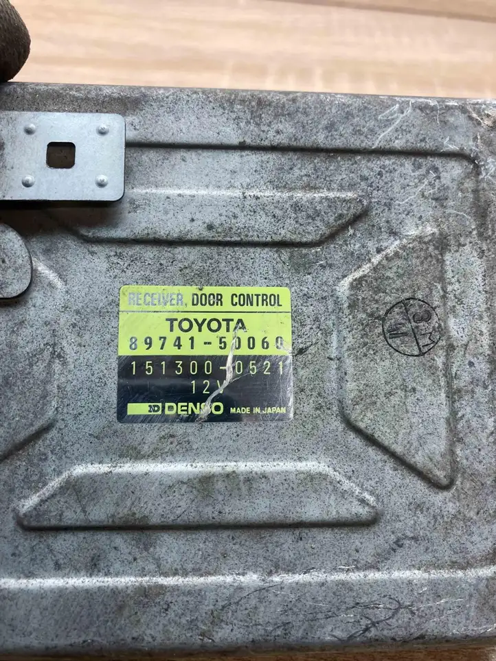 Lexus RX 300 (1997 - 2003) 8974150060 Блок управления дверью — фото 5
