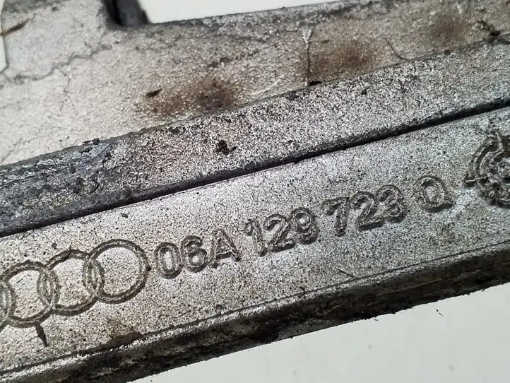 Volkswagen Fox (2005 - 2009)  06A129723Q Другая деталь отсека двигателя