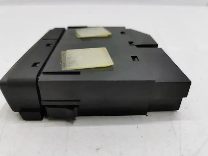 Toyota Avensis T250 (2003 - 2006) 8479005130 Кнопка обогрева стекла — фото 2