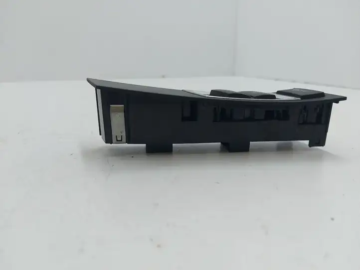 BMW 5 F10 F11 (2009 - 2016) 61319197920 Другие включатели / ручки/ переключатели — фото 3