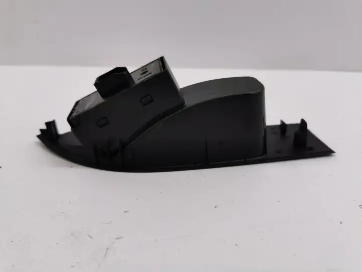 Opel Astra J (2009 - 2012) 13301888 Кнопка стеклоподъемников — фото 3