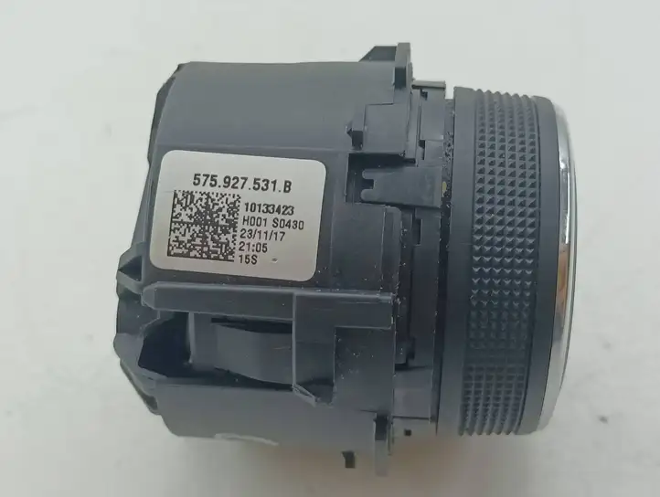 Seat Ateca (2016 - ) 575927531 Включатель регулировки высоты / жесткости ходовой части — фото 5