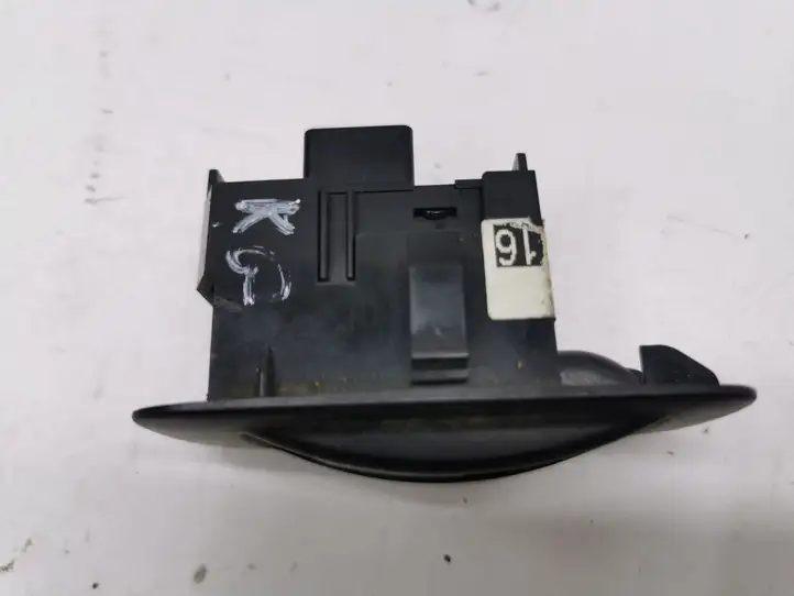Toyota Corolla E120 E130 (2004 - 2007) 8480102411 Кнопка стеклоподъемников — фото 3