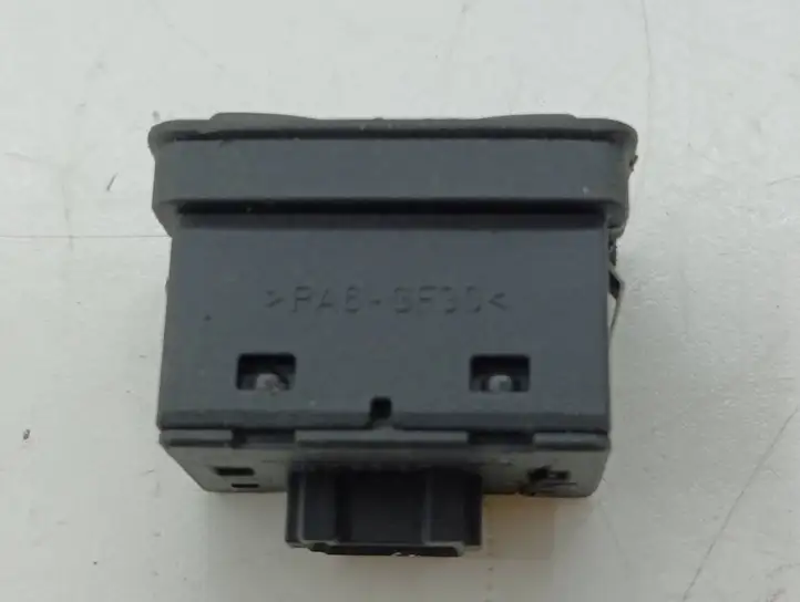 BMW 5 E39 (1996 - 2003) 8368974 Кнопка стеклоподъемников — фото 6