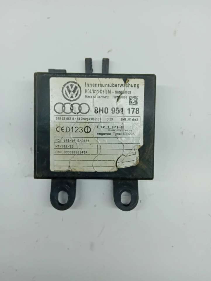 8H0951178 Audi A4 S4 B6 8E 8H Signalizacijos valdymo blokas