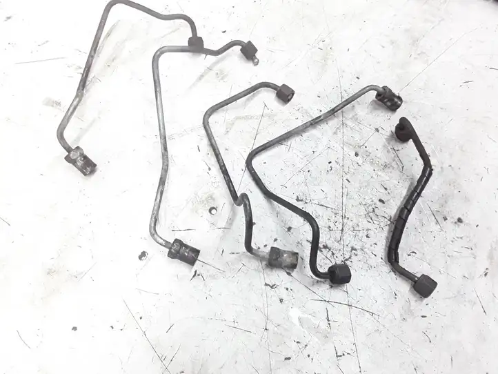 Toyota Avensis T250 (2003 - 2006) Трубка подачи топлива в форсунки — фото 2