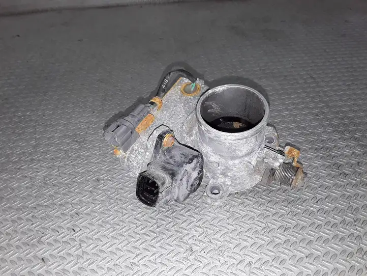 Toyota Avensis Verso (2001 - 2004) 8967221020 Дроссельная заслонка — фото 1