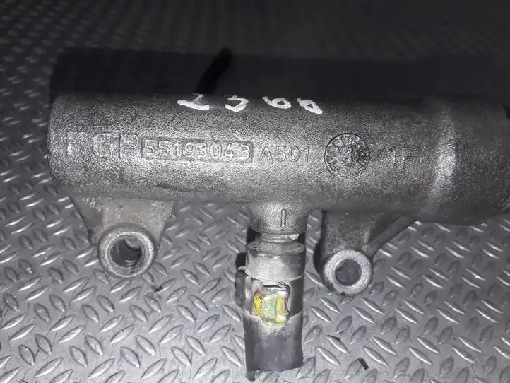 Opel Astra H (2004 - 2009) 55193043 Регулятор давления топлива — фото 2