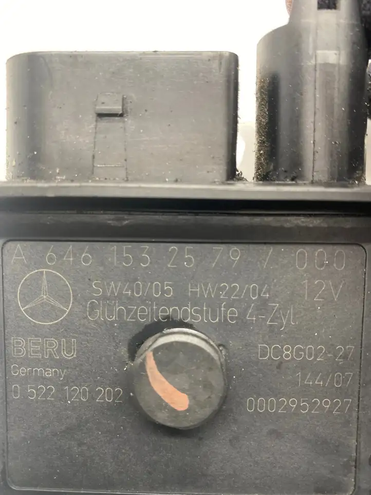 Mercedes-Benz C W204 (2007 - 2014) 0522120202 Реле накала свечей — фото 6