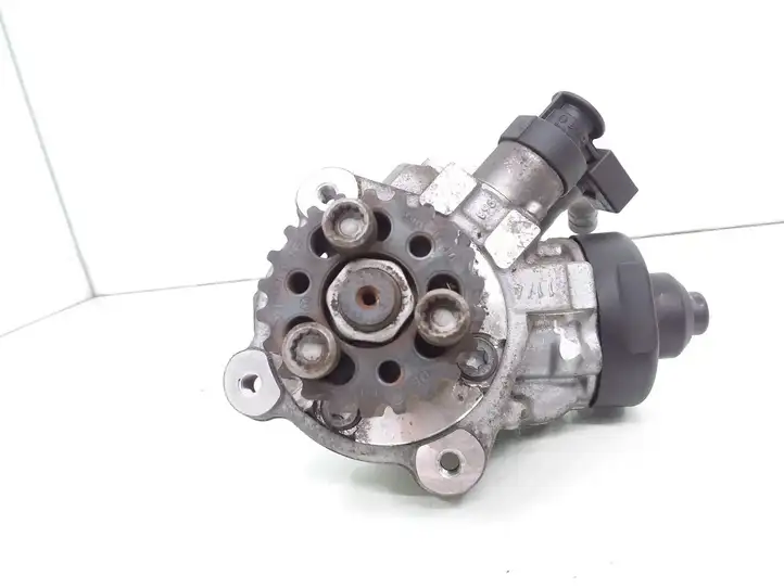 Volkswagen PASSAT B7 (2011 - 2014) 03L130755L Топливный насос — фото 1