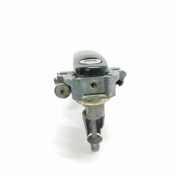 Skoda Octavia Mk1 (1U) (1996 - 2004) 1U0837885B Наружная ручка двери — фото 3