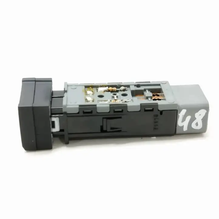 Hyundai i30 (2007 - 2012) 621W05010 Кнопка обогрева стекла — фото 3