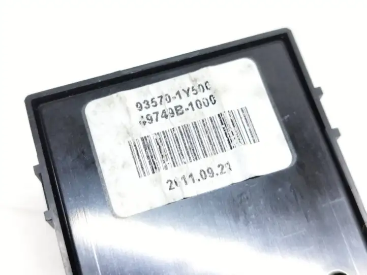 Kia Picanto (2011 - 2015) 935701Y500 Кнопка стеклоподъемников — фото 7
