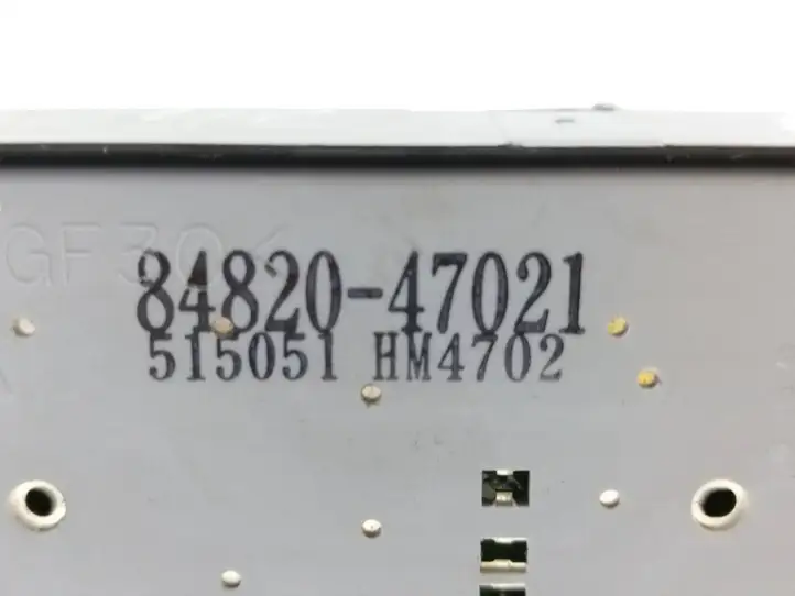 Toyota Prius (XW20) (2003 - 2009) 8482047021 Блок кнопок стеклоподъемников — фото 6