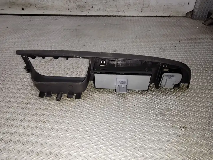 Volkswagen Jetta V (2005 - 2010) 1K4959857 Блок кнопок стеклоподъемников — фото 3