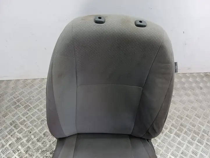 Toyota Prius (XW20) (2003 - 2009) Переднее сиденье водителя — фото 6