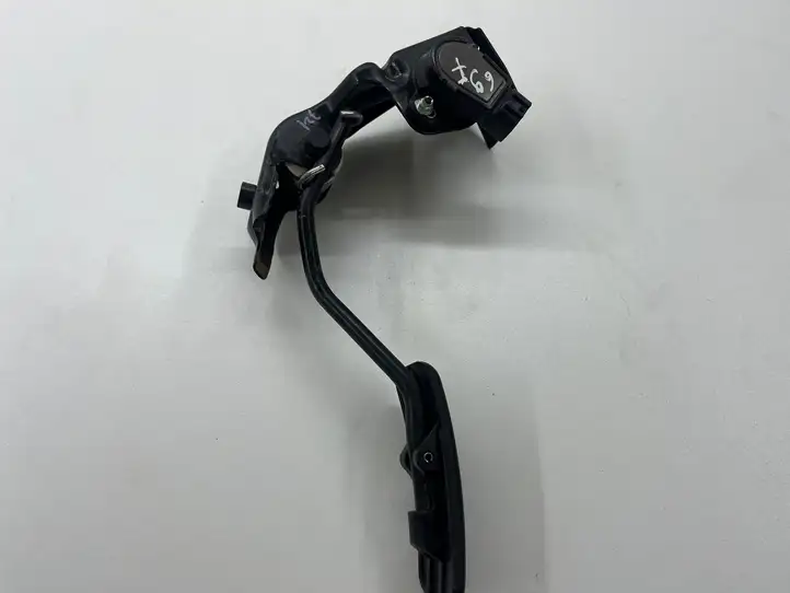 Toyota Corolla Verso AR10 (2004 - 2009) 8928152021 Педаль акселератора — фото 5