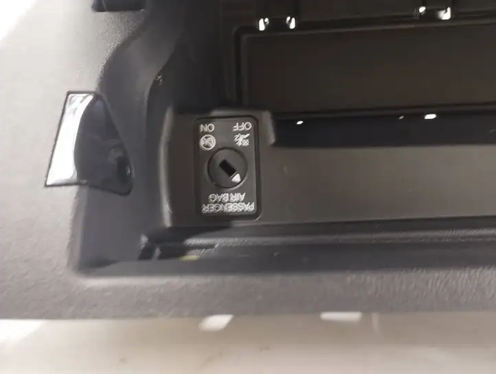 Audi A3/S3 8Y (2020 - ) 8Y2857035b Вещевой ящик — фото 4