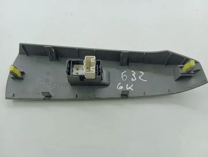 Toyota Prius (XW20) (2003 - 2009) 7427247050 Блок кнопок стеклоподъемников — фото 4