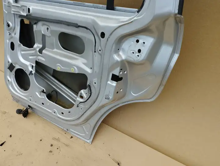Ford Focus Grand C-MAX (2010 - 2019) Дверь — фото 6