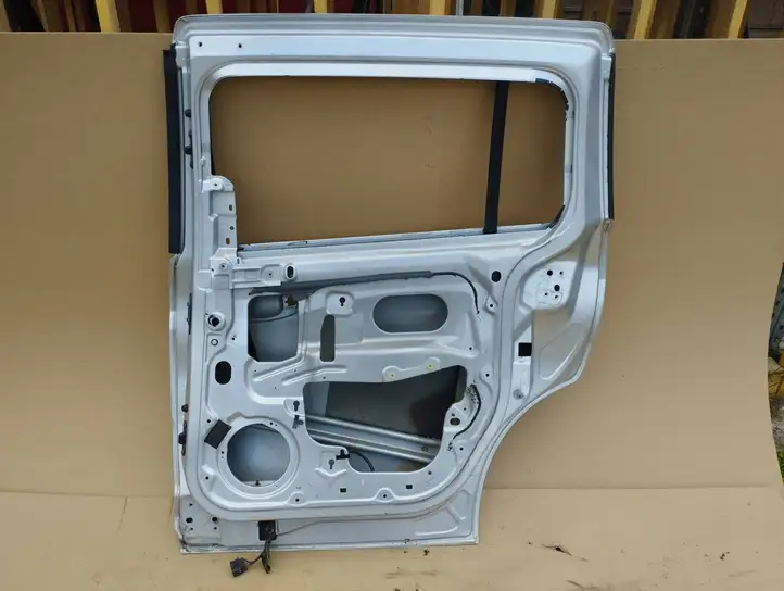 Ford Focus Grand C-MAX (2010 - 2019) Дверь — фото 13