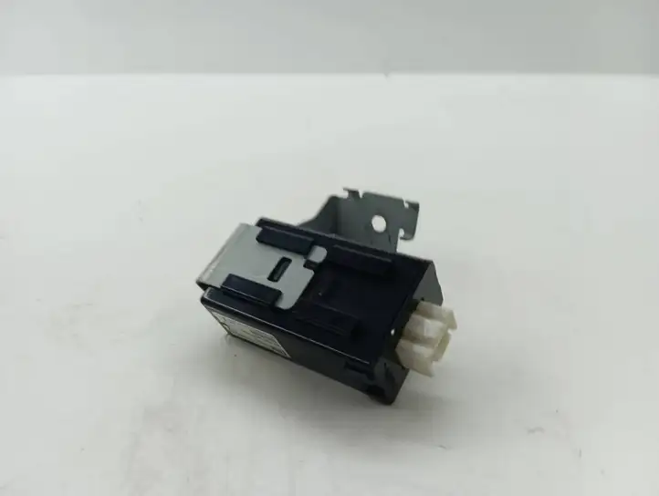 Mazda CX-7 (2009 - 2014) X1T43876M Другое реле — фото 4