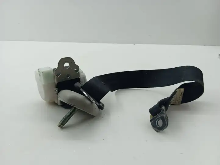 Toyota Corolla Verso AR10 (2004 - 2009) H073811 Задний ремень безопасности — фото 1