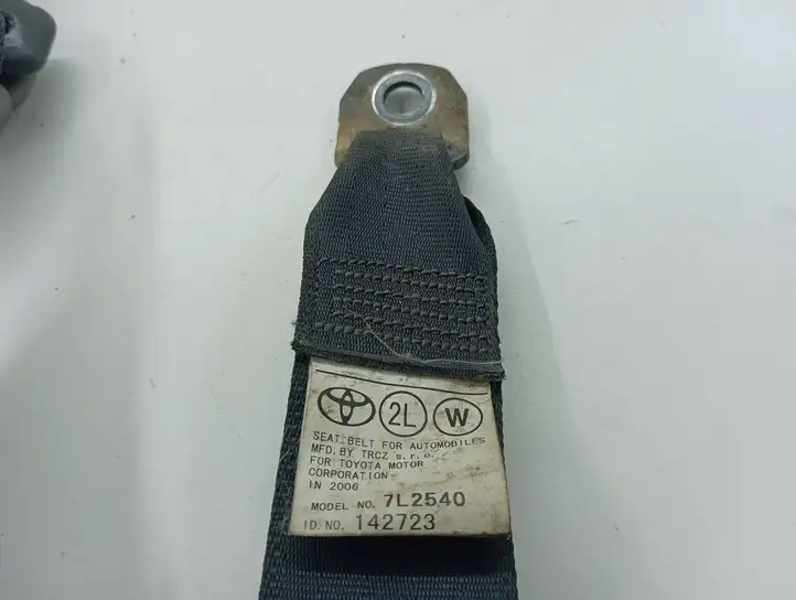Toyota Corolla Verso AR10 (2004 - 2009) H073811 Задний ремень безопасности — фото 4