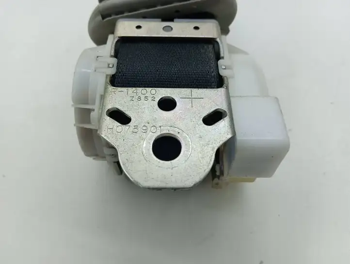 Toyota Corolla Verso AR10 (2004 - 2009) H073811 Задний ремень безопасности — фото 4