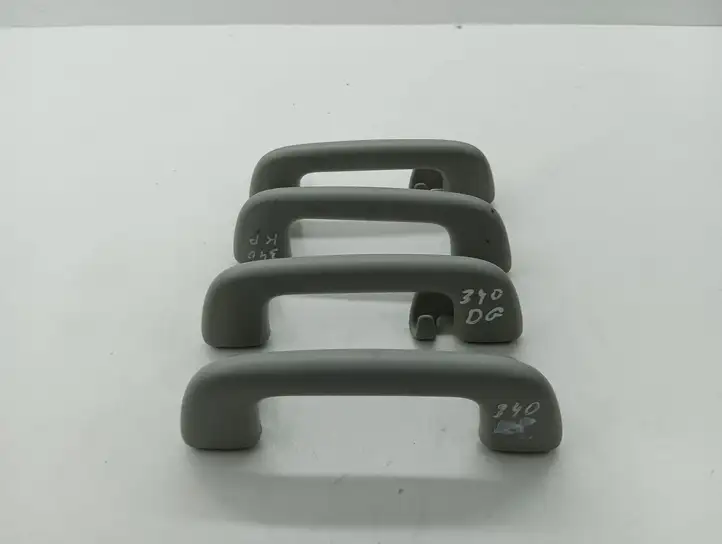 Toyota Corolla Verso AR10 (2004 - 2009) Потолочная ручка задняя — фото 1