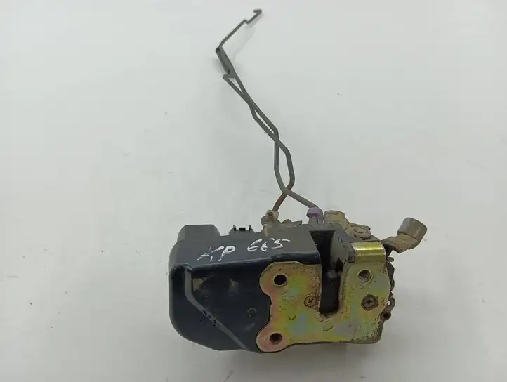 Chrysler Voyager (1996 - 2001)   Замок передней двери