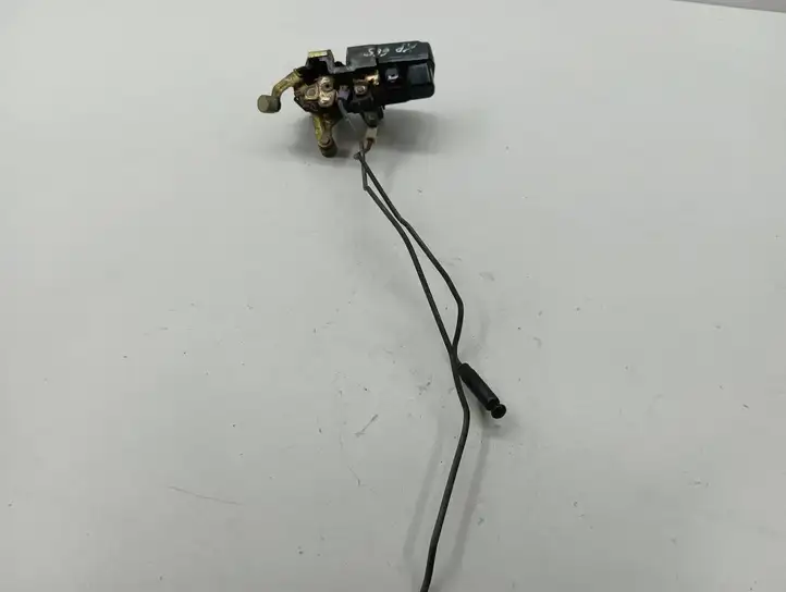 Chrysler Voyager (1996 - 2001)   Замок передней двери