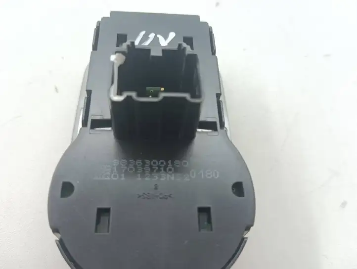 Opel Mokka B (2020 - )  9836300180 Включатель фонарей