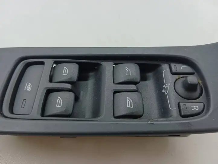 Volvo S60 (2010 - 2013) 31334346 Кнопка стеклоподъемников — фото 4