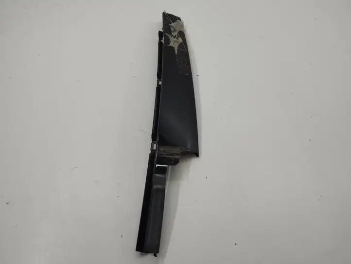 Seat Arona (2017 - )  6f9837901 Отделка стекла передней двери