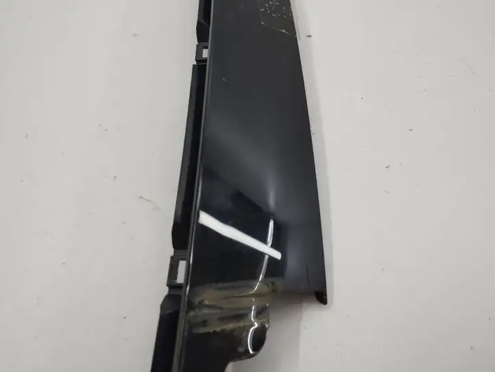 Seat Arona (2017 - )  6f9837901 Отделка стекла передней двери