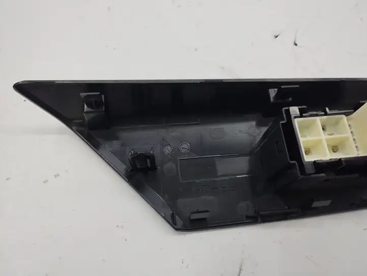 Toyota RAV 4 (XA40) (2012 - 2018) 7423242130 Блок кнопок стеклоподъемников — фото 5