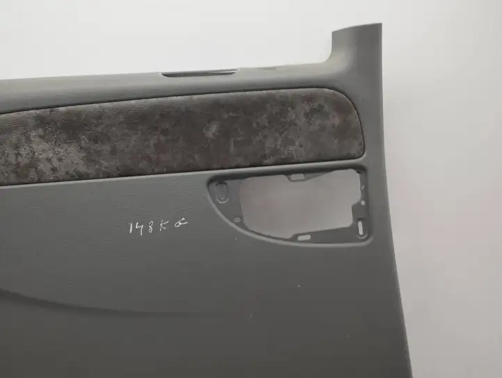 Chrysler Voyager (2004 - 2007)  0rt351d5ae Обшивка задней двери