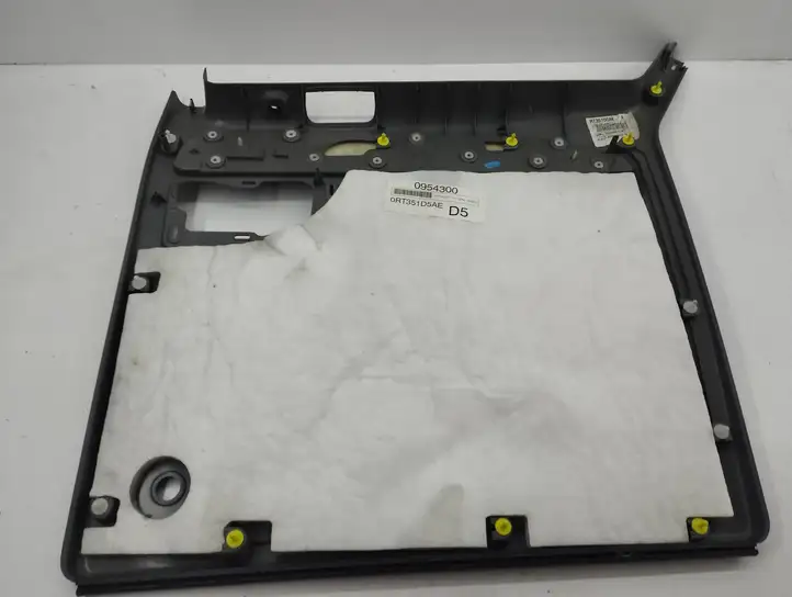 Chrysler Voyager (2004 - 2007)  0rt351d5ae Обшивка задней двери