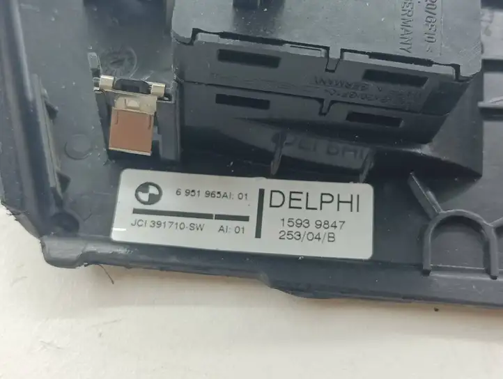 BMW 5 E60 E61 (2004 - 2010) 6951965 Кнопка стеклоподъемников — фото 7