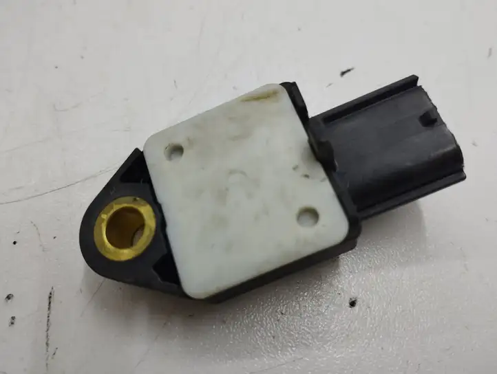 Toyota Corolla E120 E130 (2004 - 2007) 8983102050 Датчик удара SRS — фото 5