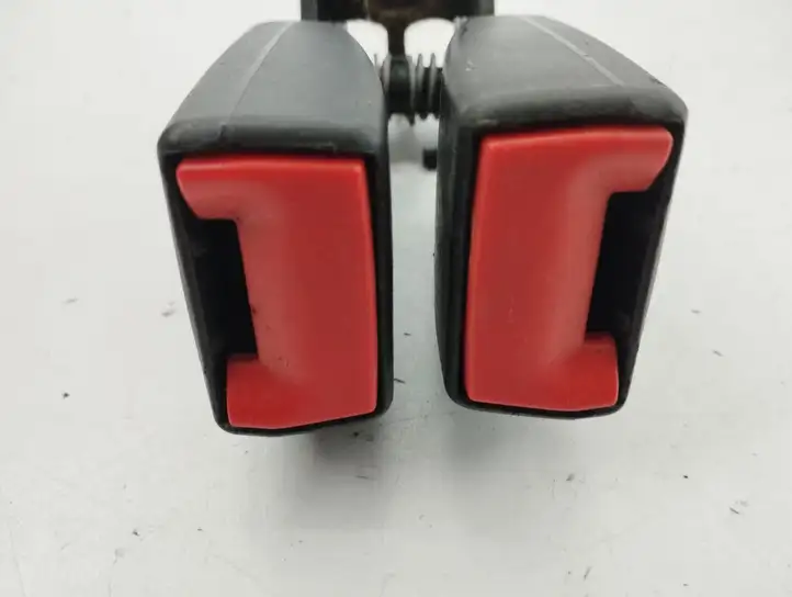 Ford Focus (2005 - 2008) Замок заднего ремня — фото 2