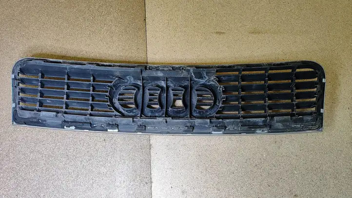 Audi A4 S4 B6 8E 8H (2000 - 2006) 8E0853651E Передняя решетка — фото 2