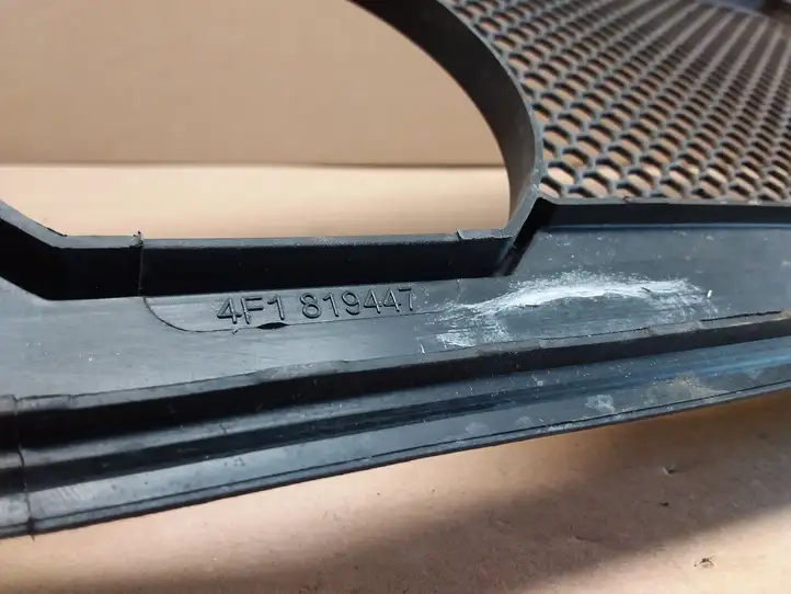 Audi A6 S6 C6 4F (2004 - 2008) 4F1819447 Жабо стеклоочистителей — фото 2