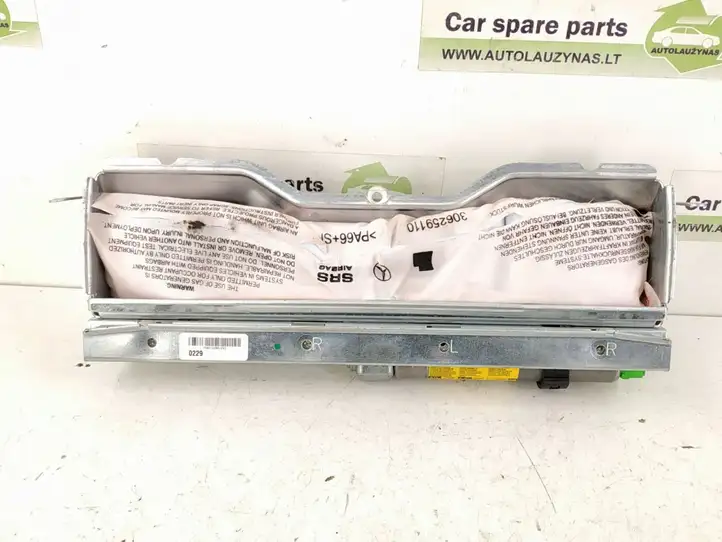 Mercedes-Benz C W204 (2007 - 2014) Коленная подушка безопасности — фото 1