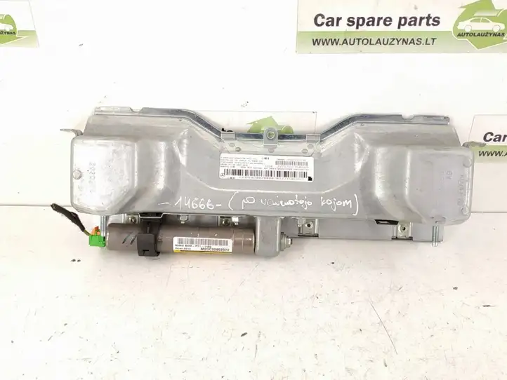 Mercedes-Benz C W204 (2007 - 2014) Коленная подушка безопасности — фото 3