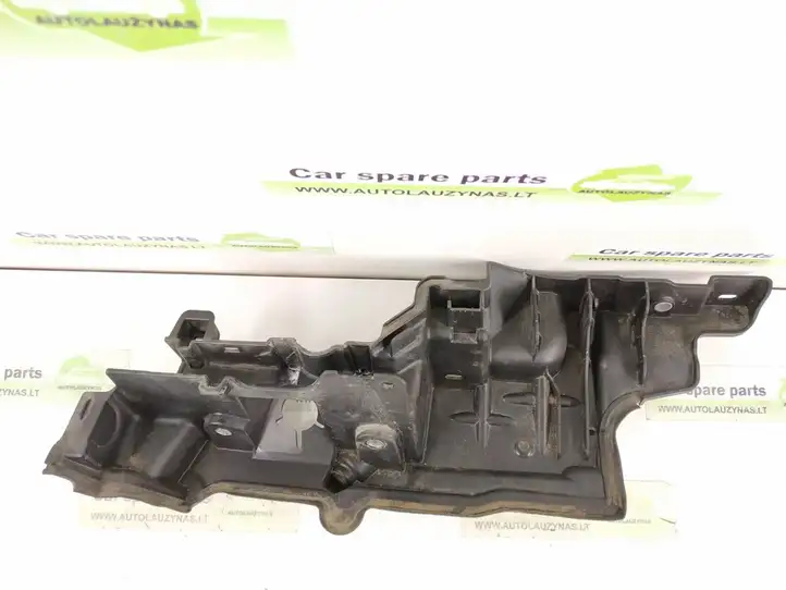 Mercedes-Benz A W176 (2012 - 2018)   Звукоизоляция капота