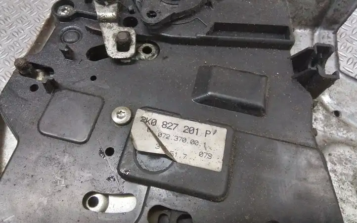 Volkswagen Caddy (2004 - 2010) 2K0827201P Замок раздвижной двери — фото 2