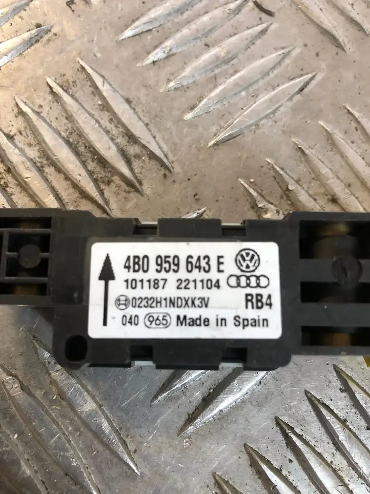 Volkswagen Touareg I (2002 - 2010) 4B0959643E Датчик удара SRS — фото 4