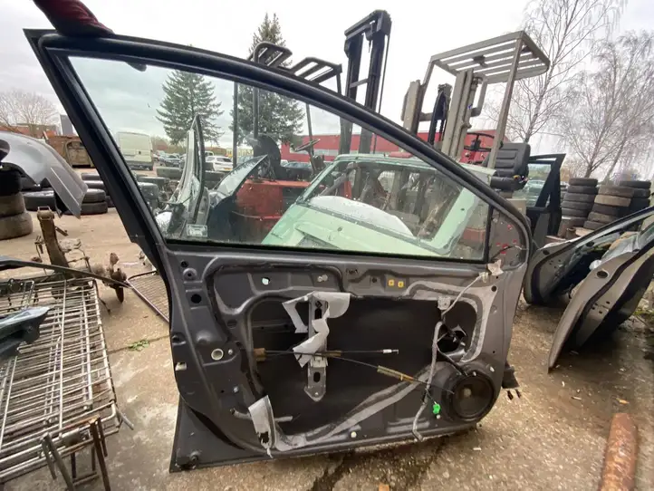 Honda Civic (2006 - 2011) Дверь — фото 2